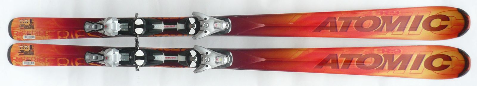 Atomic R9 carving síléc