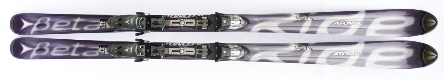 Atomic B-Ride R8.18 carving síléc